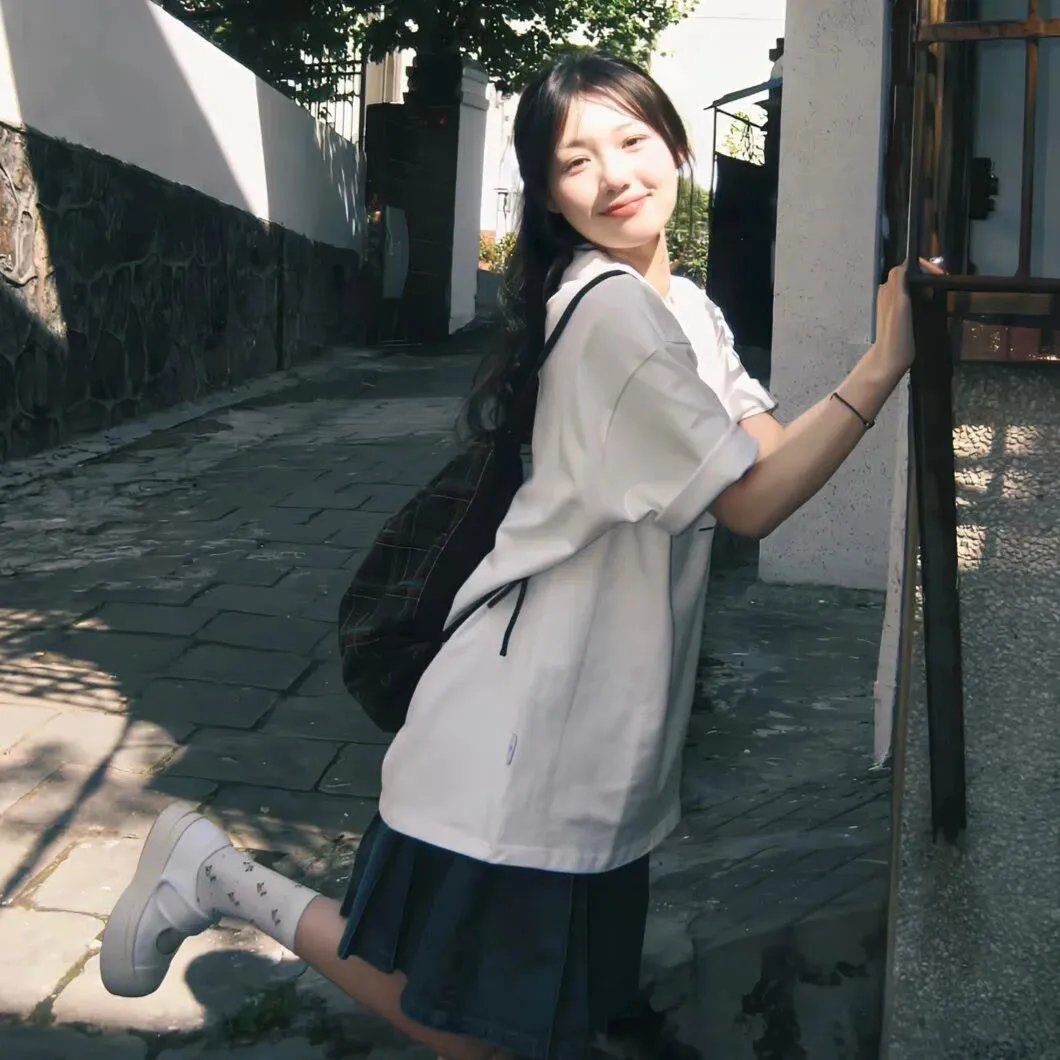 着牛仔裤的钟馗